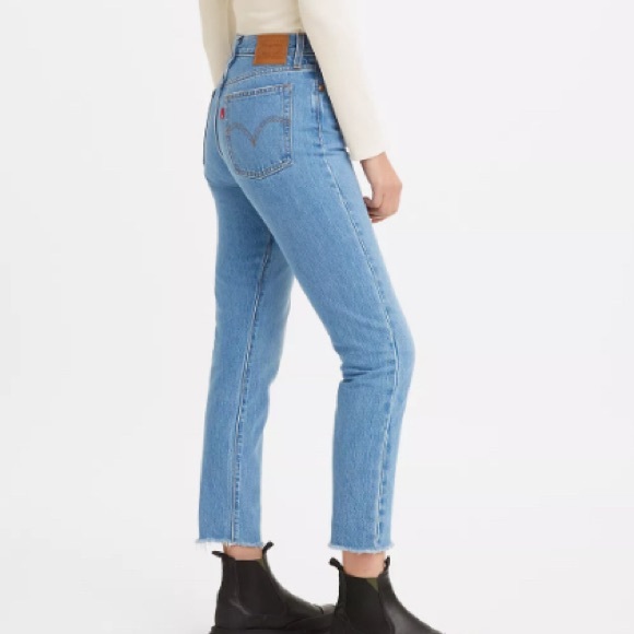 Levi’s Wedgie Icon Fit Ankle Jeans - Picture 1 of 7